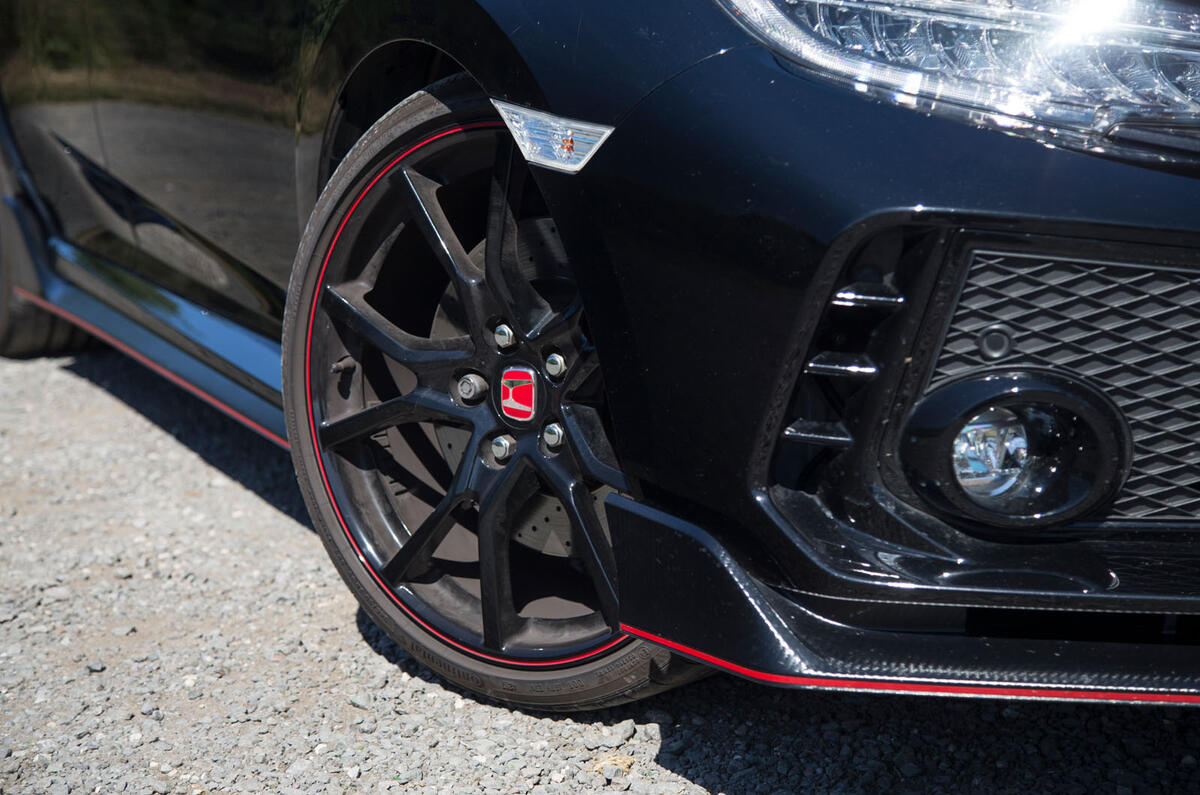 Renault Megane RS vs Honda Civic Type R