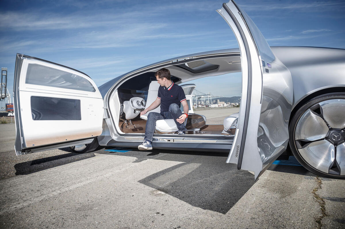 Mercedes-Benz F015 Luxury in Motion concept car