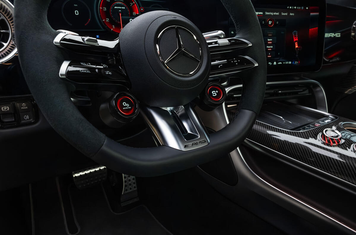 Mercedes AMG SUV 2026 014