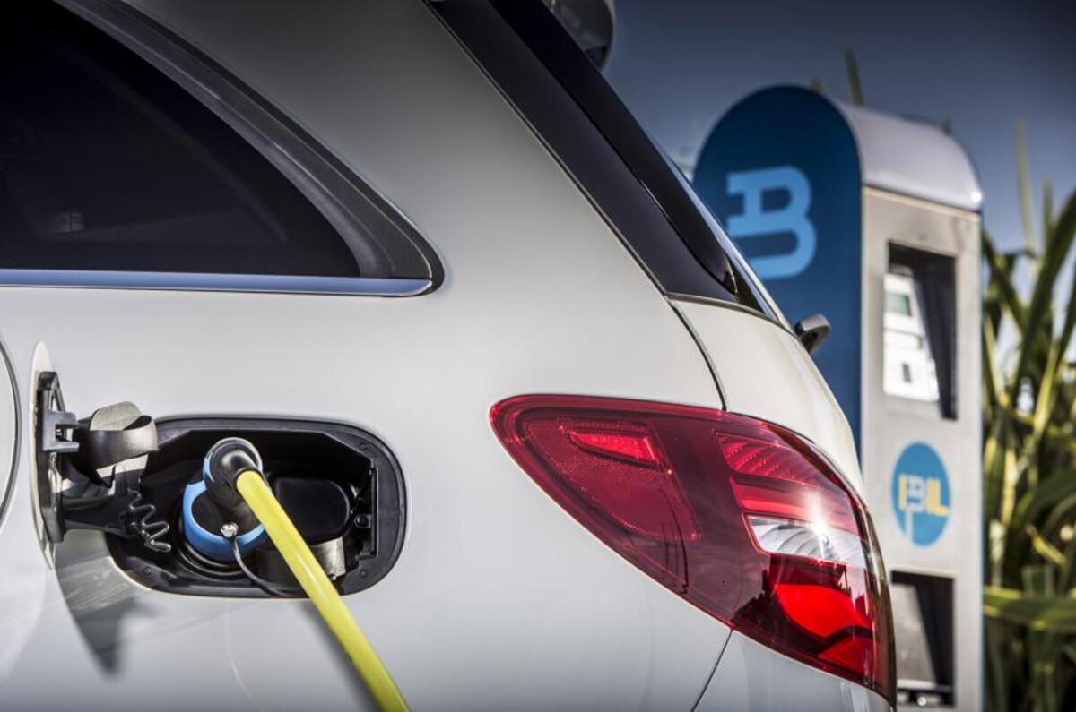 Mercedes B-Class plug-in
