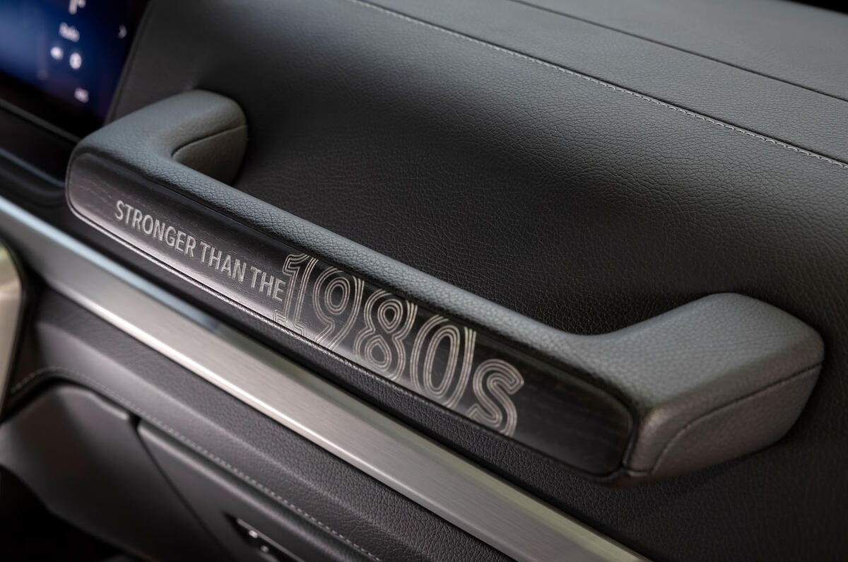 Mercedes Benz G450d Stronger than the 1980s grabhandle Mercedes Benz G450d Stronger than the 1980s grabhandle