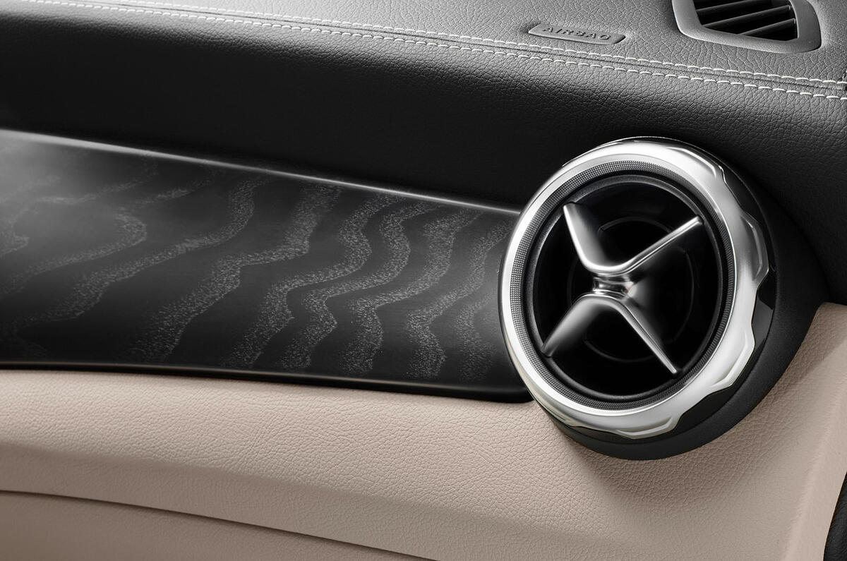 2017 Mercedes-Benz GLA facelift launched in Detroit