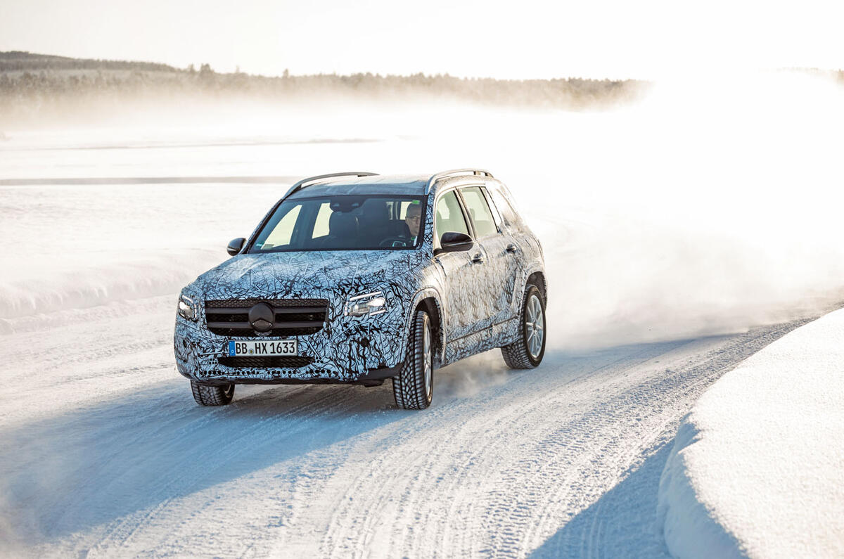 Mercedes-Benz GLB prototype ride 2019 - cornering