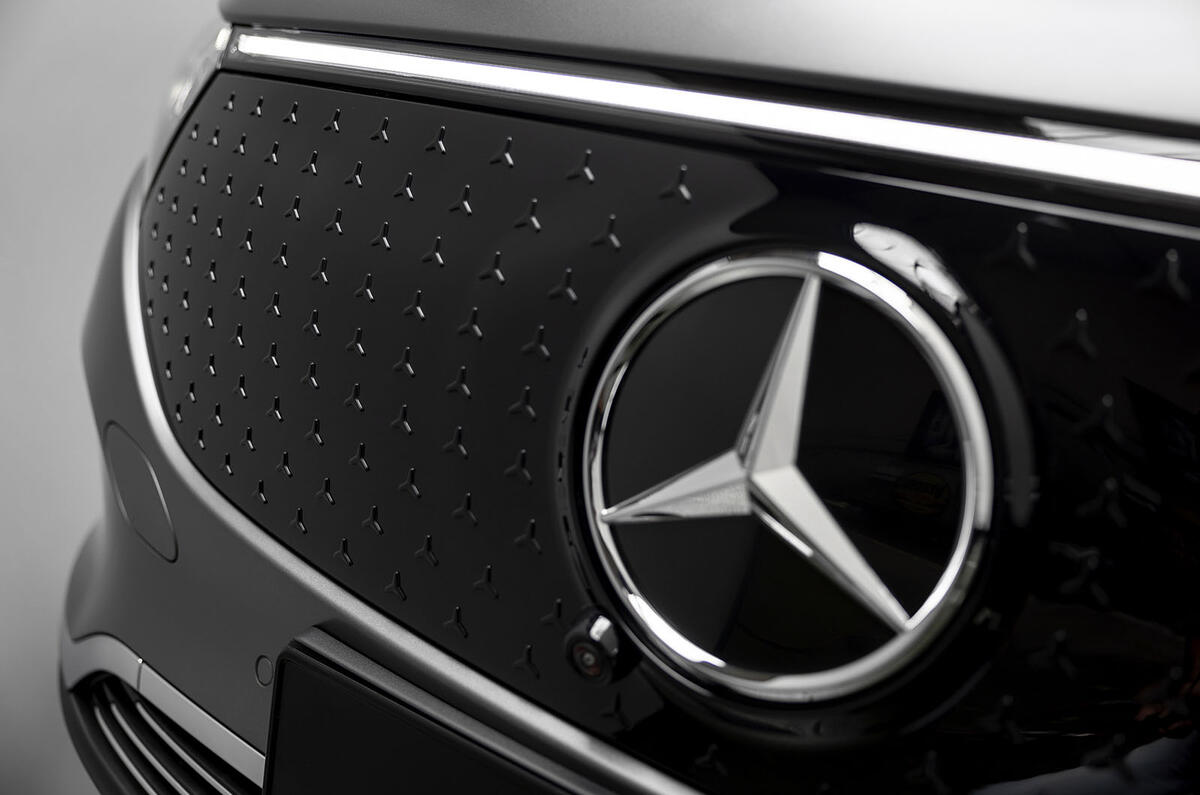 Mercedes EQA grille Mercedes EQA grille