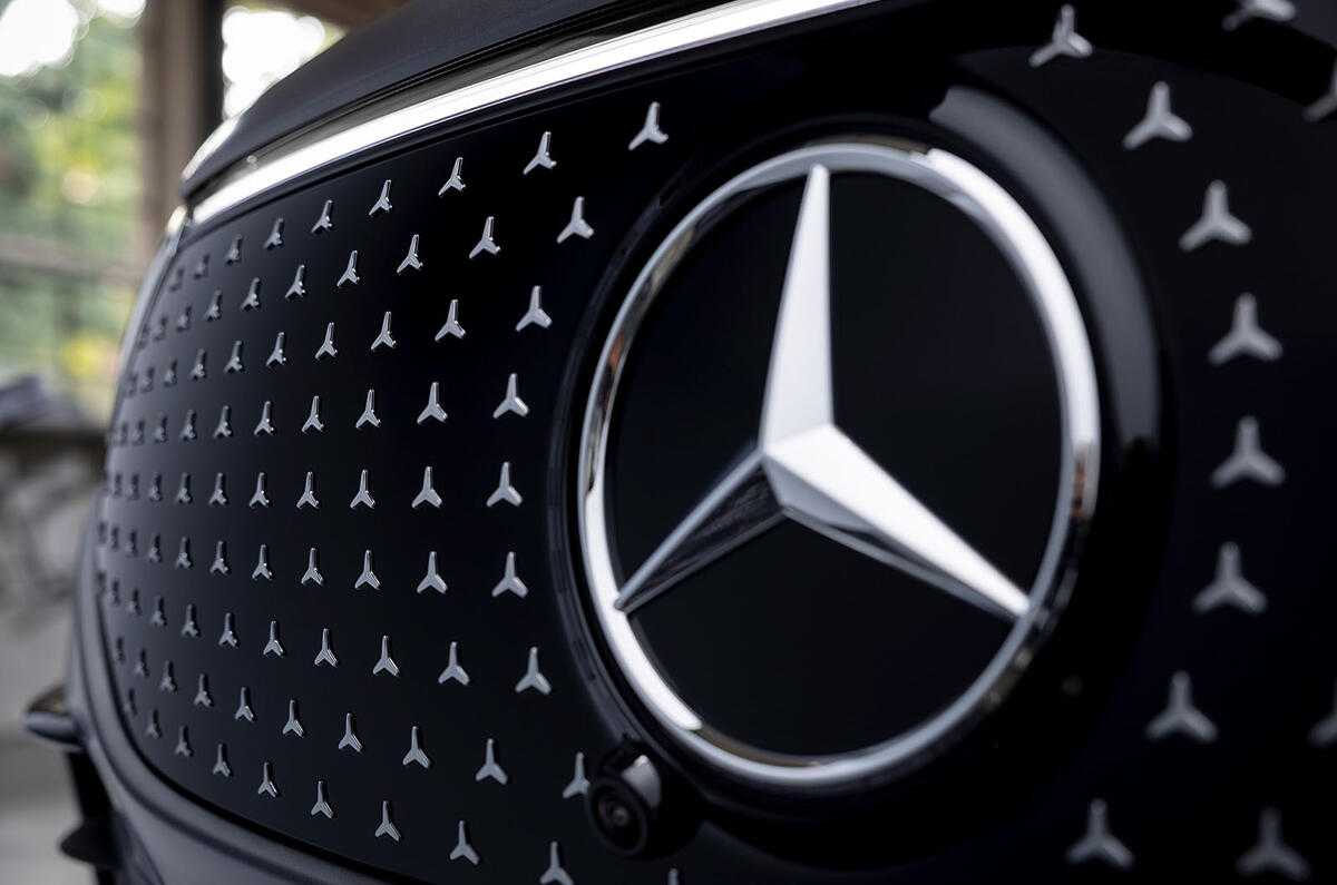 Mercedes EQB grille