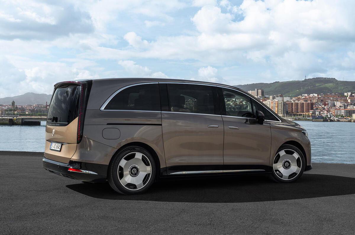 Mercedes VLE review 2026 43