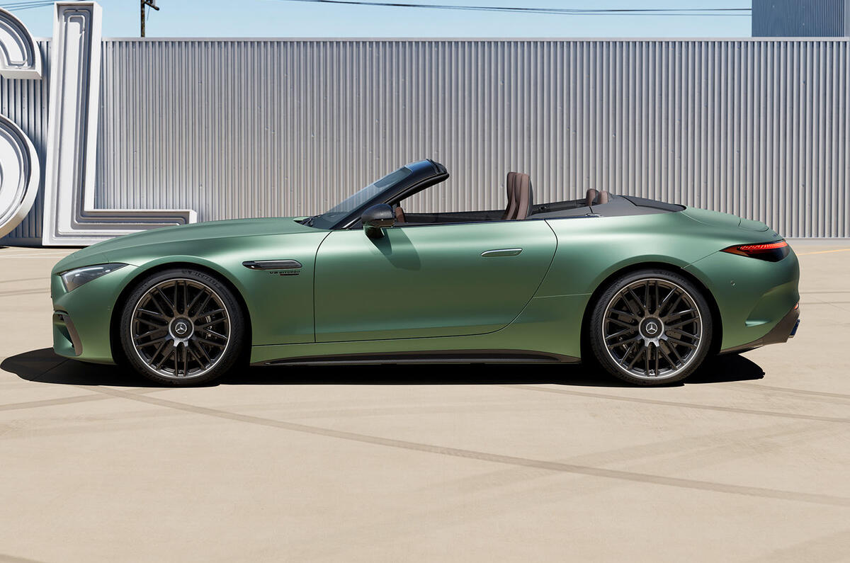 Mercedes AMG SL 63 S E Performance side