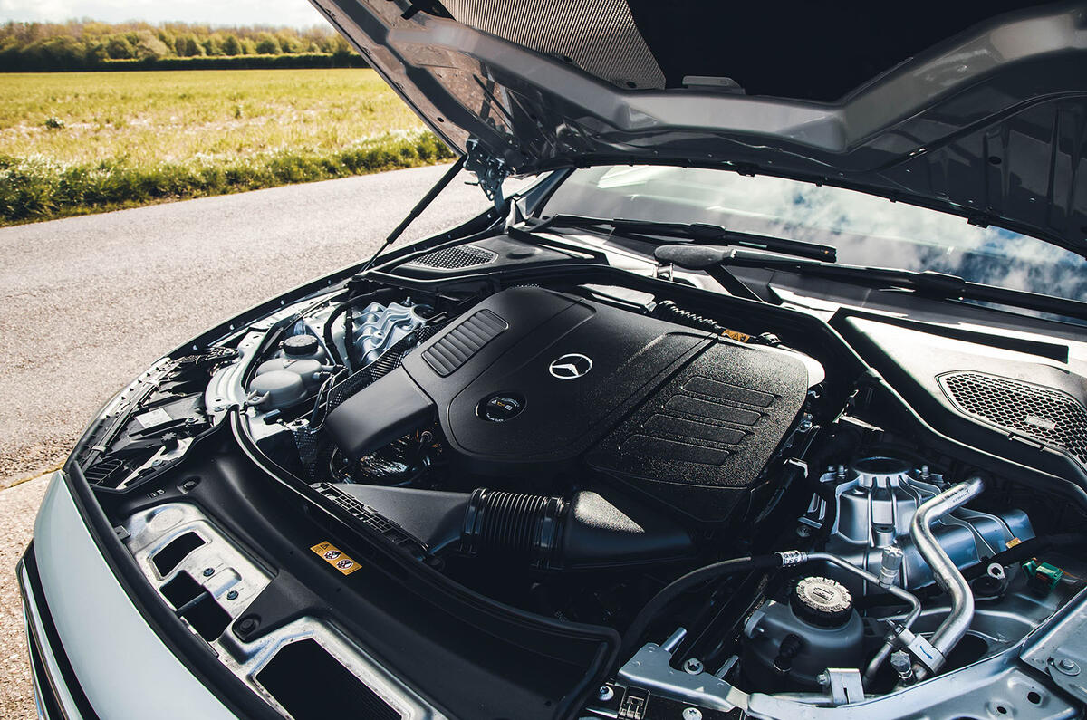 Mercedes E Class engine bay Mercedes E Class engine bay