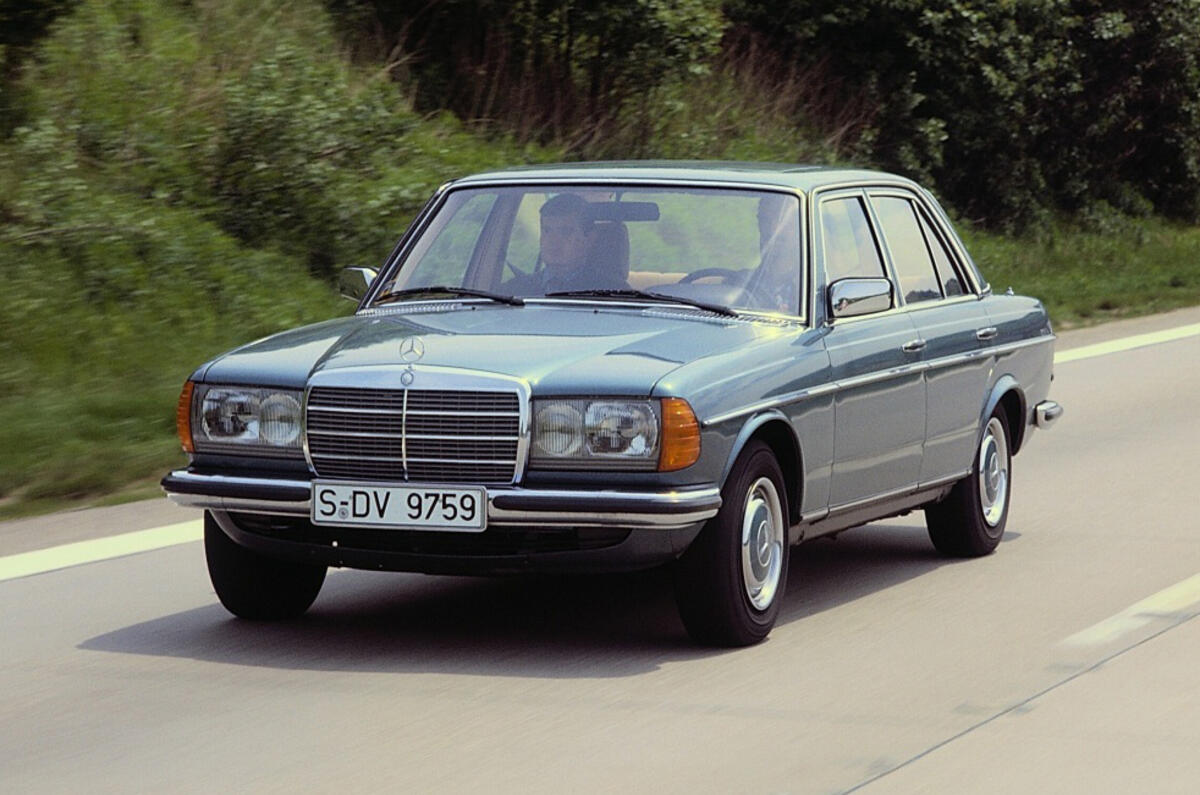 Mercedes-Benz W123 - hero front