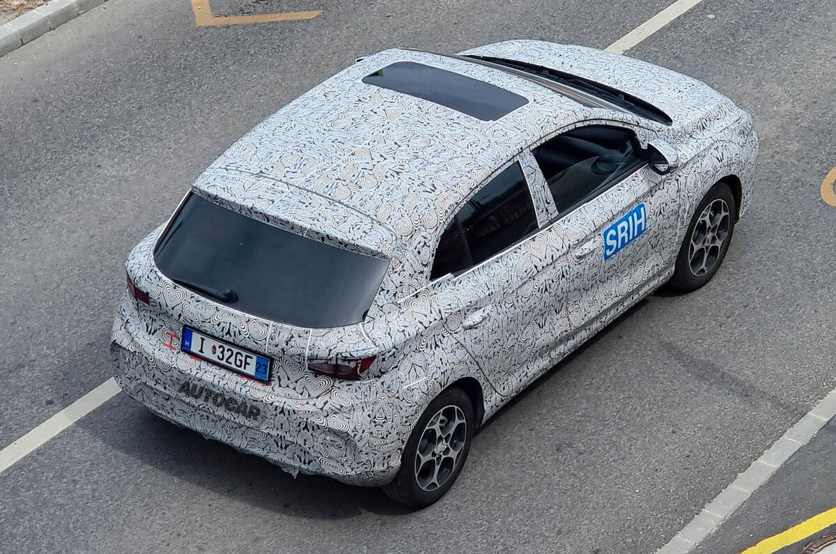 MG 3 2024 camouflaged rear quarter MG 3 2024 camouflaged rear quarter