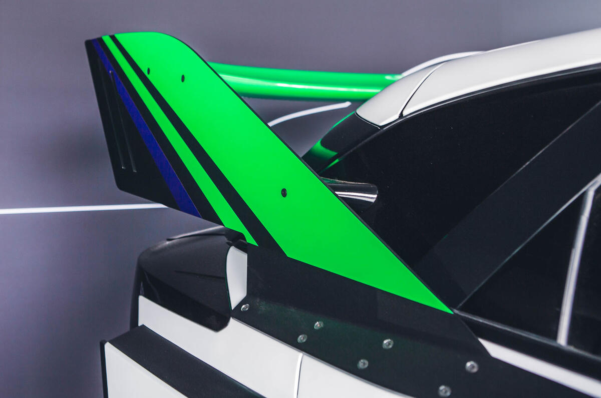 MG EX4 2023 rear spoiler MG EX4 2023 rear spoiler
