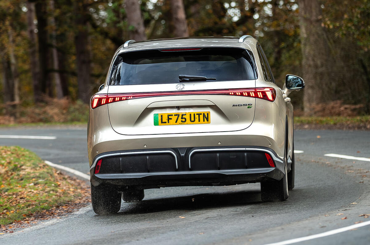 MG S6 EV rear quarter tracking