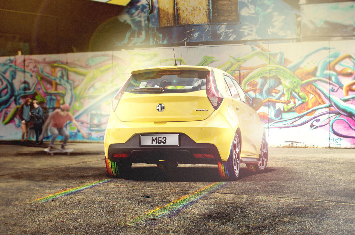 MG 3 hatchback coloured tyres