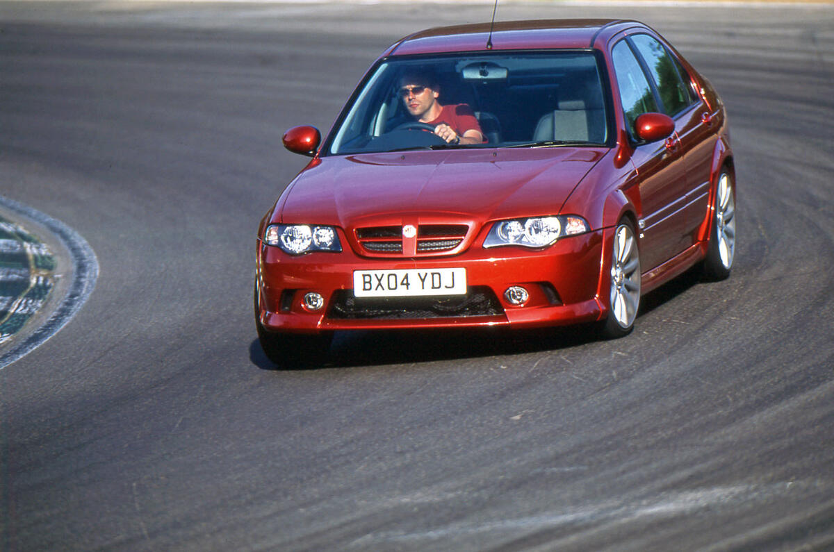 MG ZS 180 cornering