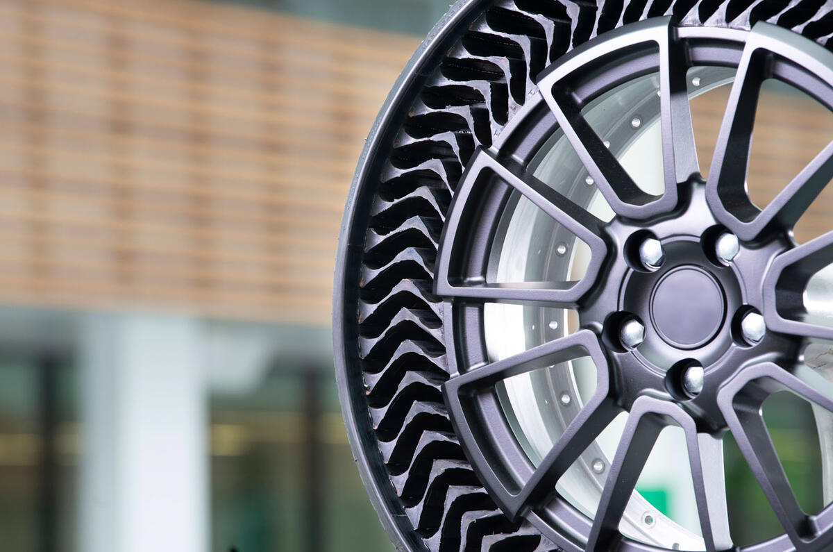 Michelin Uptis tyre concept detail