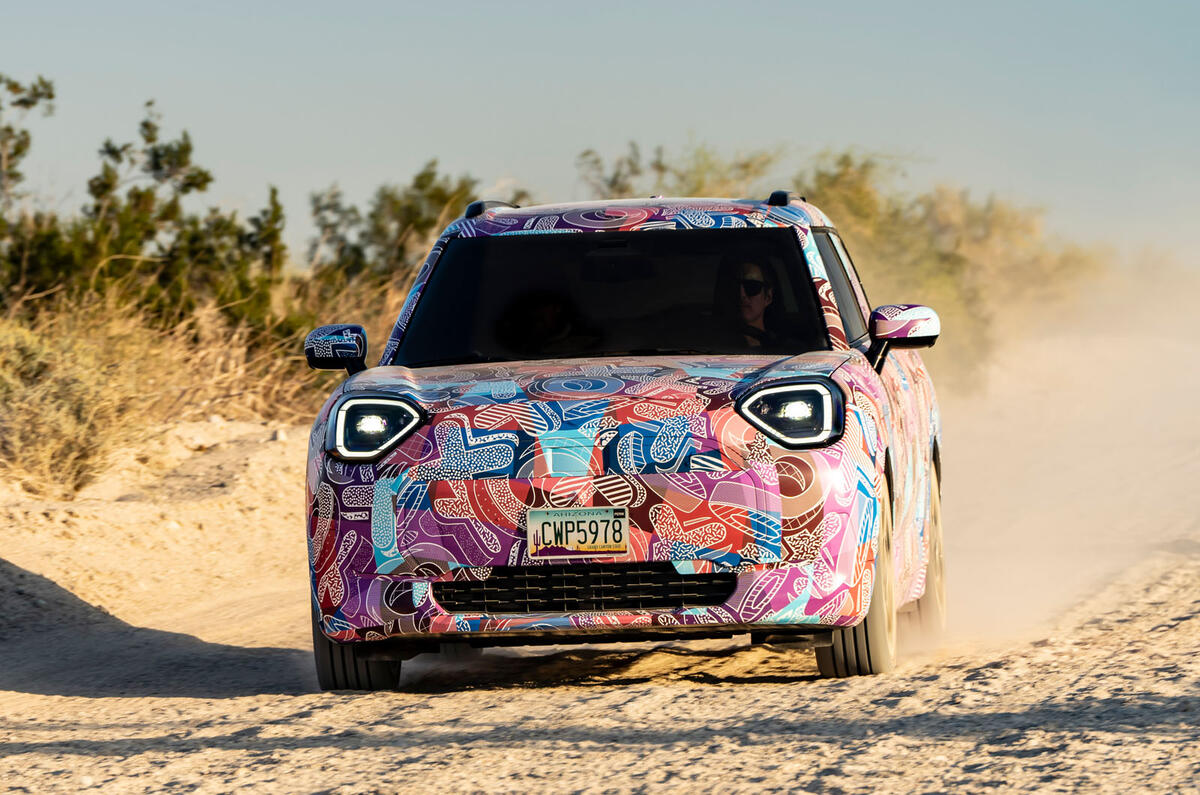 Mini Aceman camouflaged front off road Mini Aceman camouflaged front off road