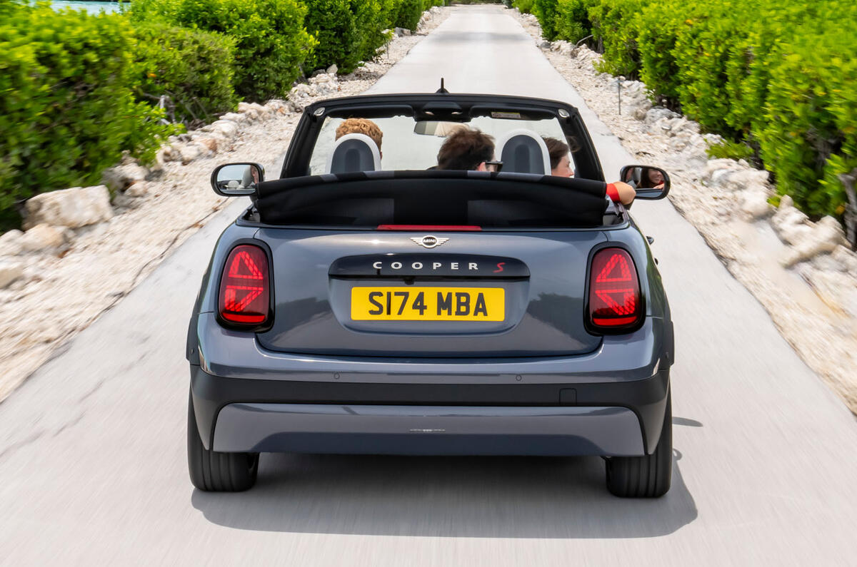 Mini Cooper Convertible rear tracking Mini Cooper Convertible rear tracking