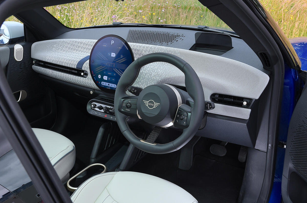 The all-electric MINI Cooper interior