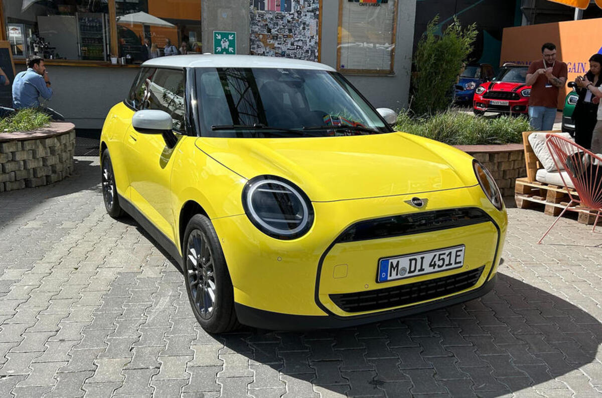 mini cooper electric 2024 yellow front mini cooper electric 2024 yellow front
