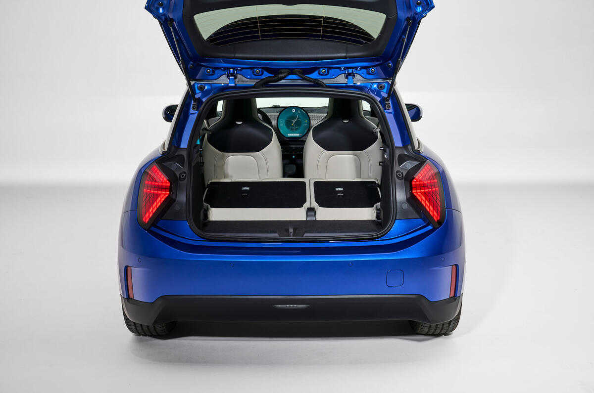 Mini Cooper Electric boot with seats down Mini Cooper Electric boot with seats down