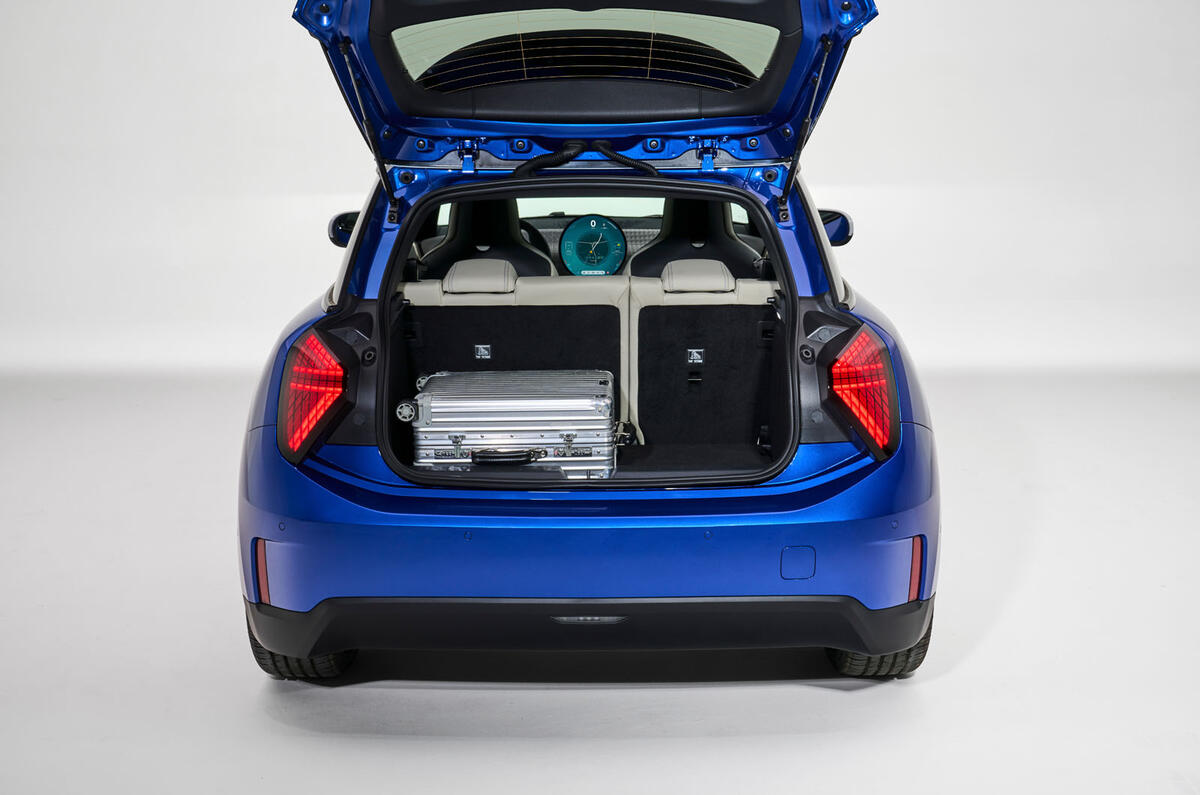 Mini Cooper Electric boot with suitcase Mini Cooper Electric boot with suitcase