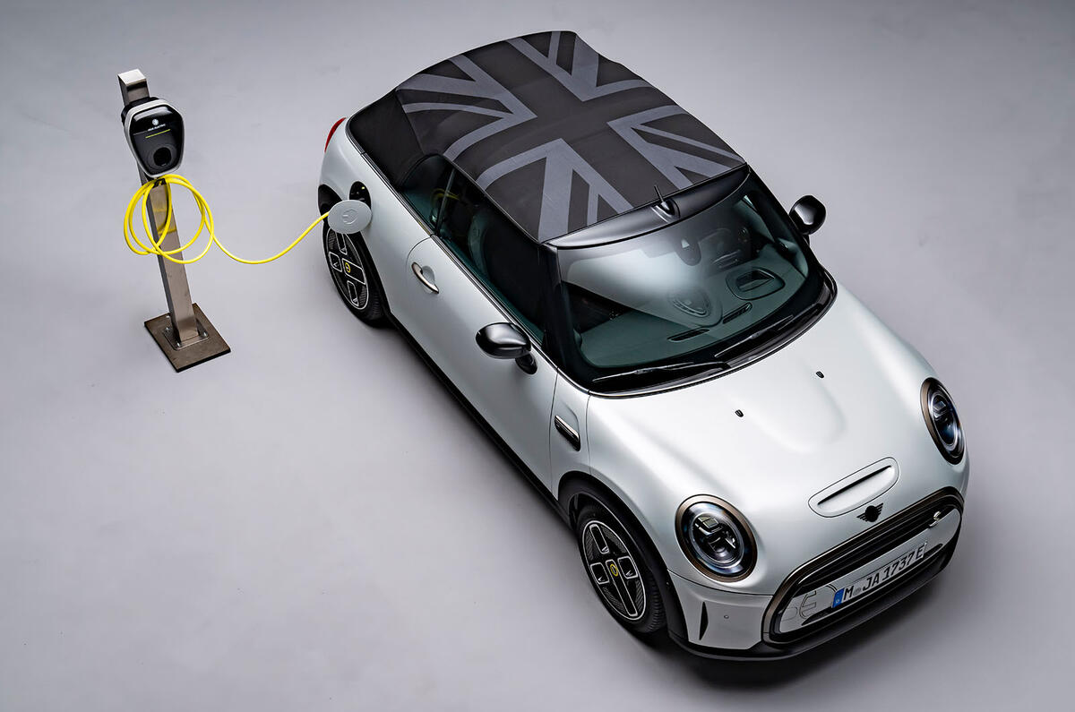 Mini Cooper SE Convertible roof Mini Cooper SE Convertible roof