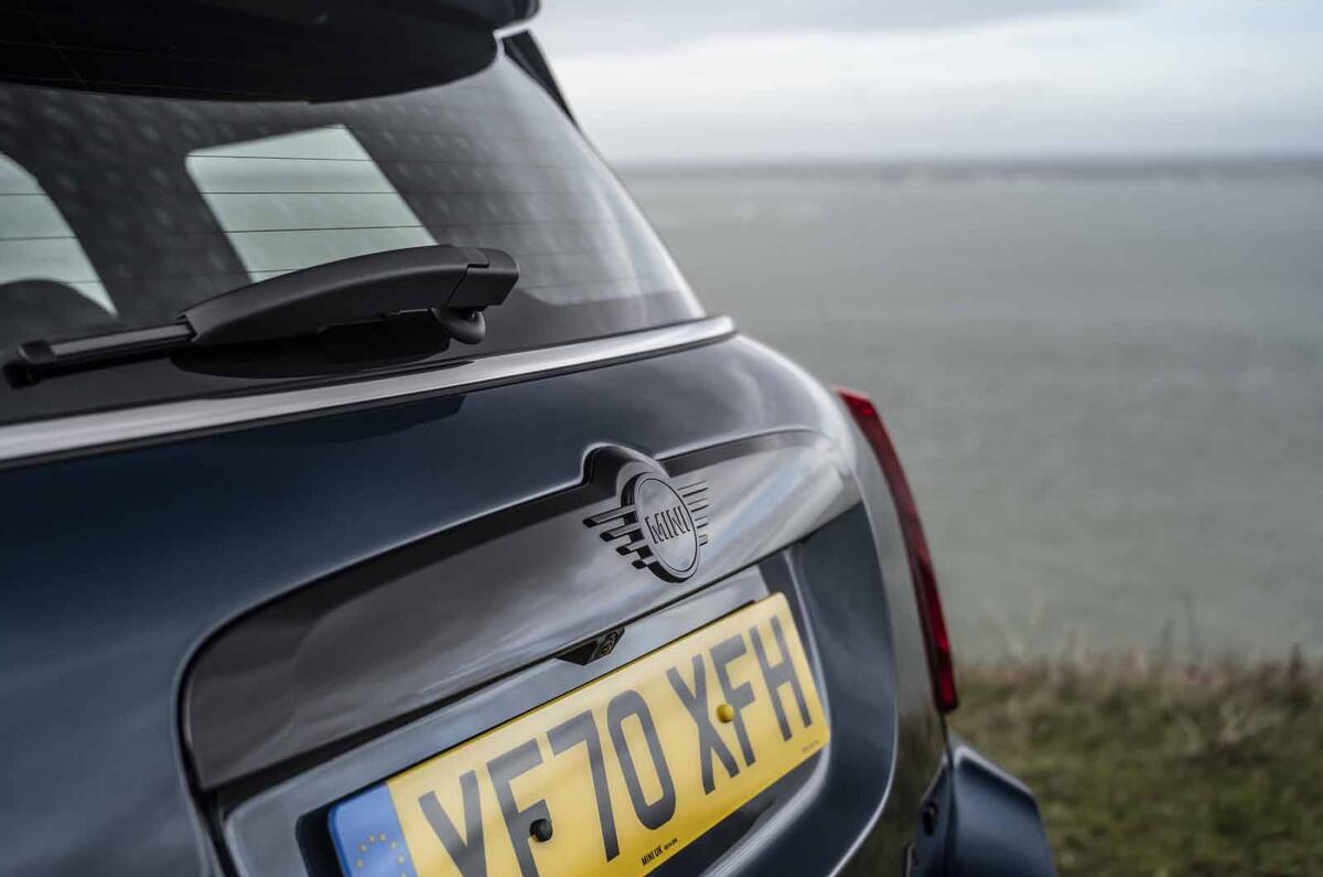 Mini Countryman Boardwalk trim