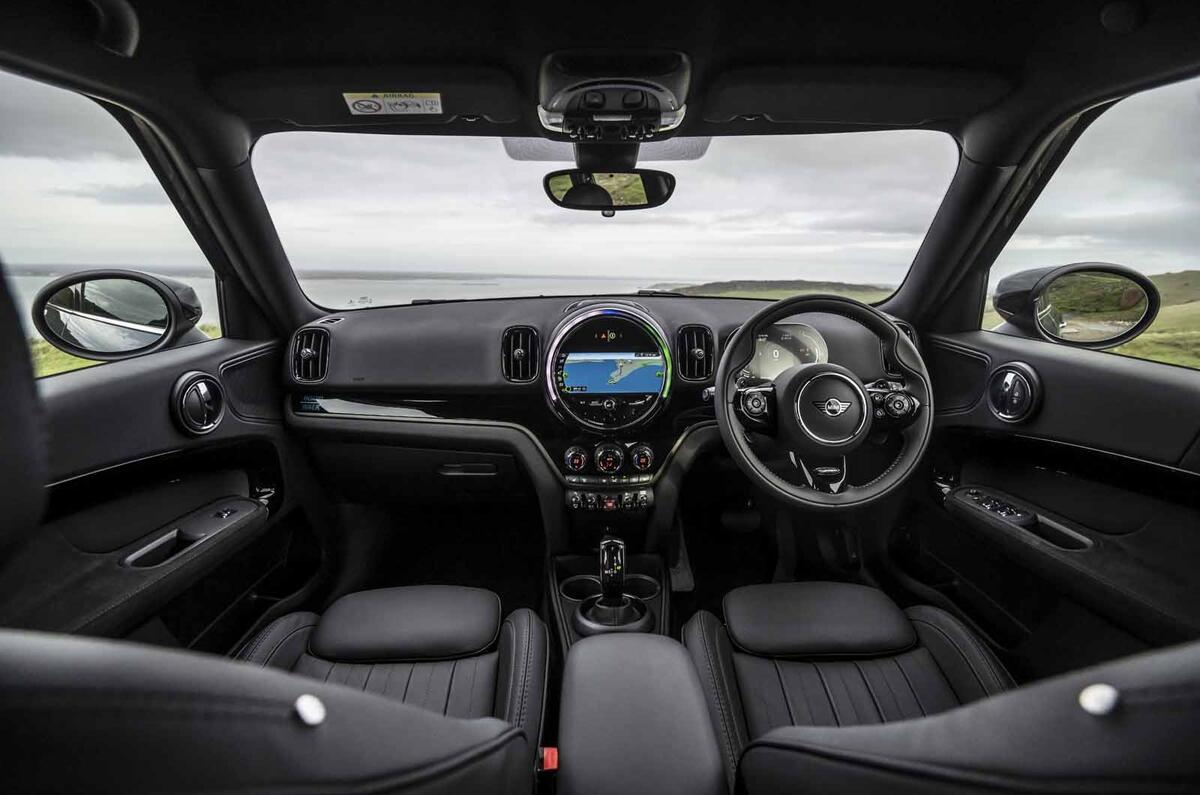 Mini Countryman Boardwalk interior