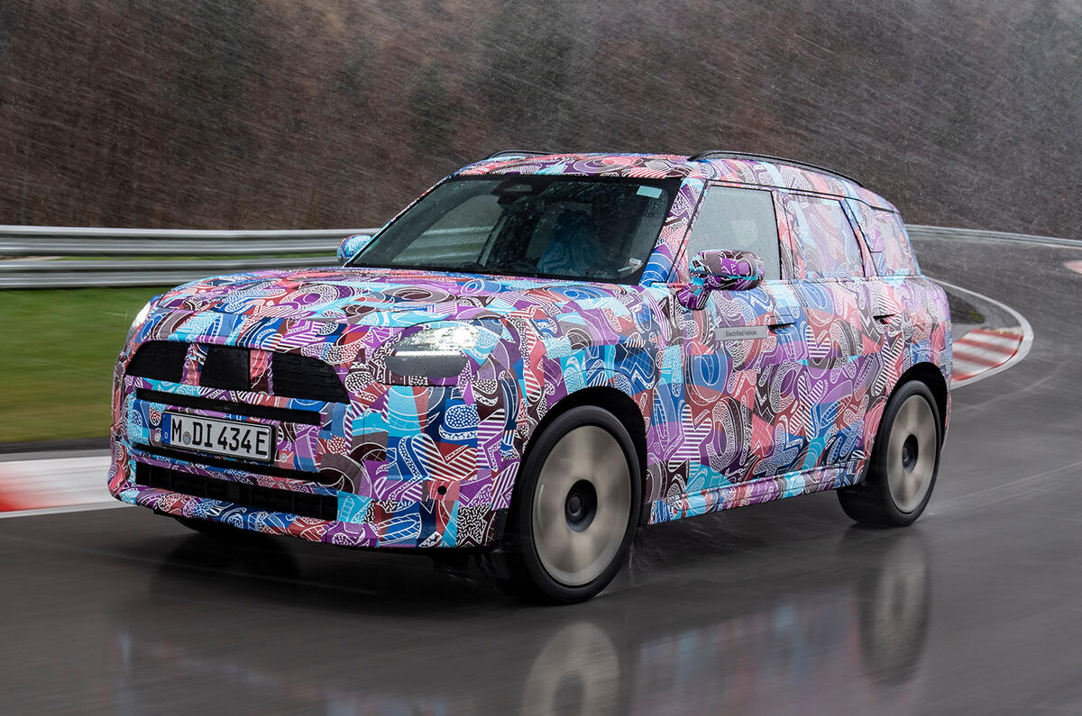 Mini Countryman drive front three quarter Mini Countryman drive front three quarter