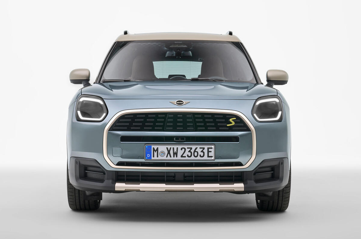 Mini Countryman front light outline split Mini Countryman front light outline split