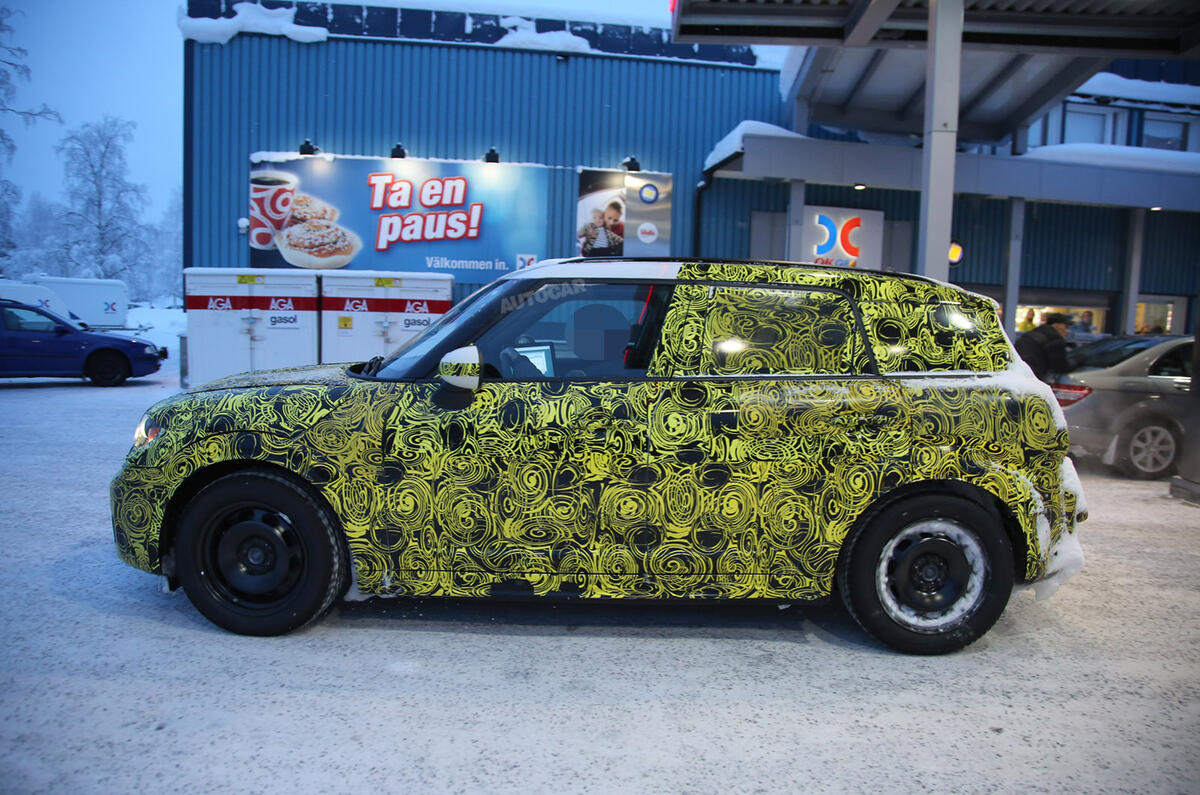 Mini Countryman spied
