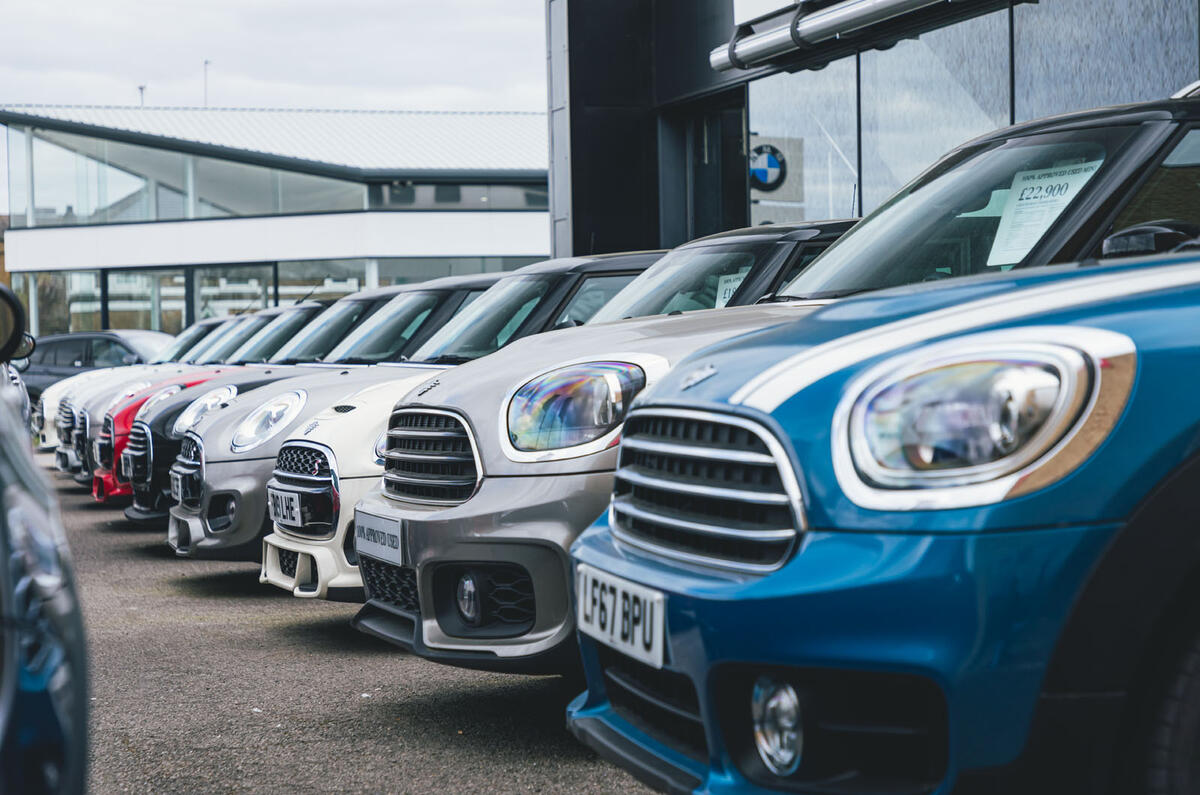 Mini dealer forecourt front quarter tracking