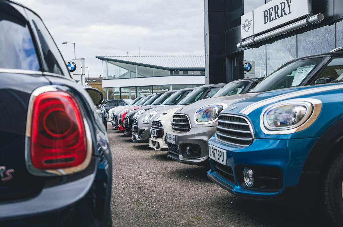 Mini dealer forecourt