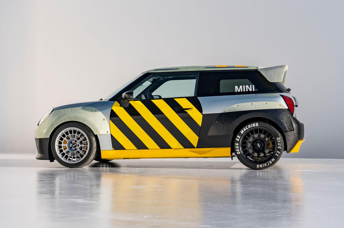 Mini Deus Skeg side