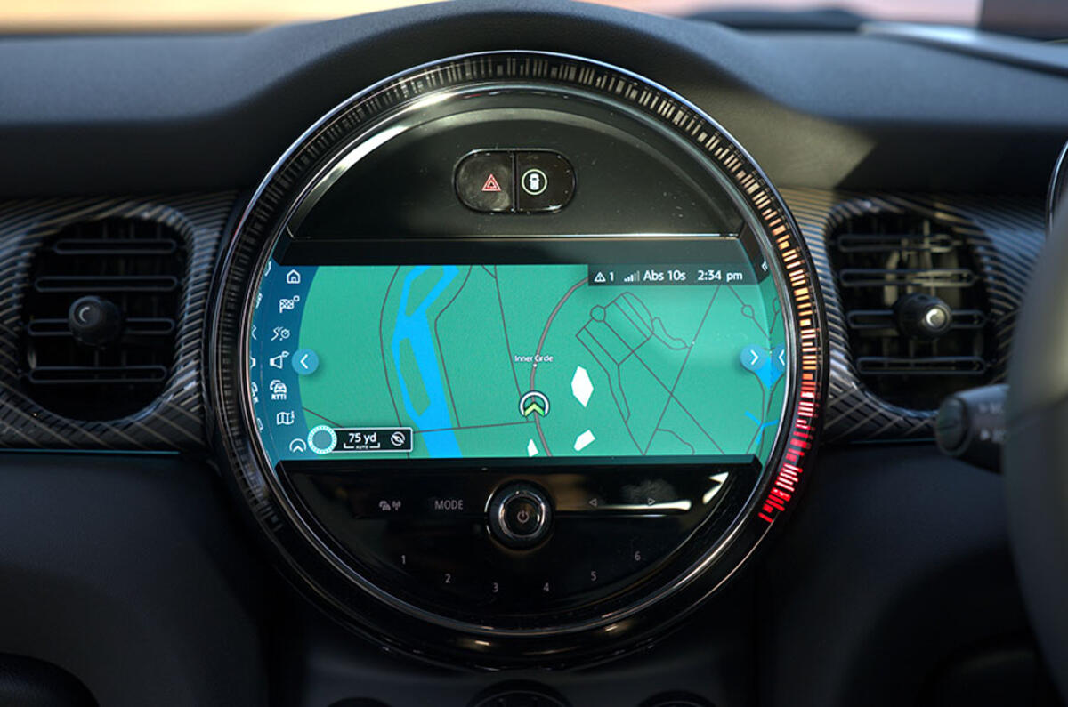 MINI Electric infotainment screen MINI Electric infotainment screen