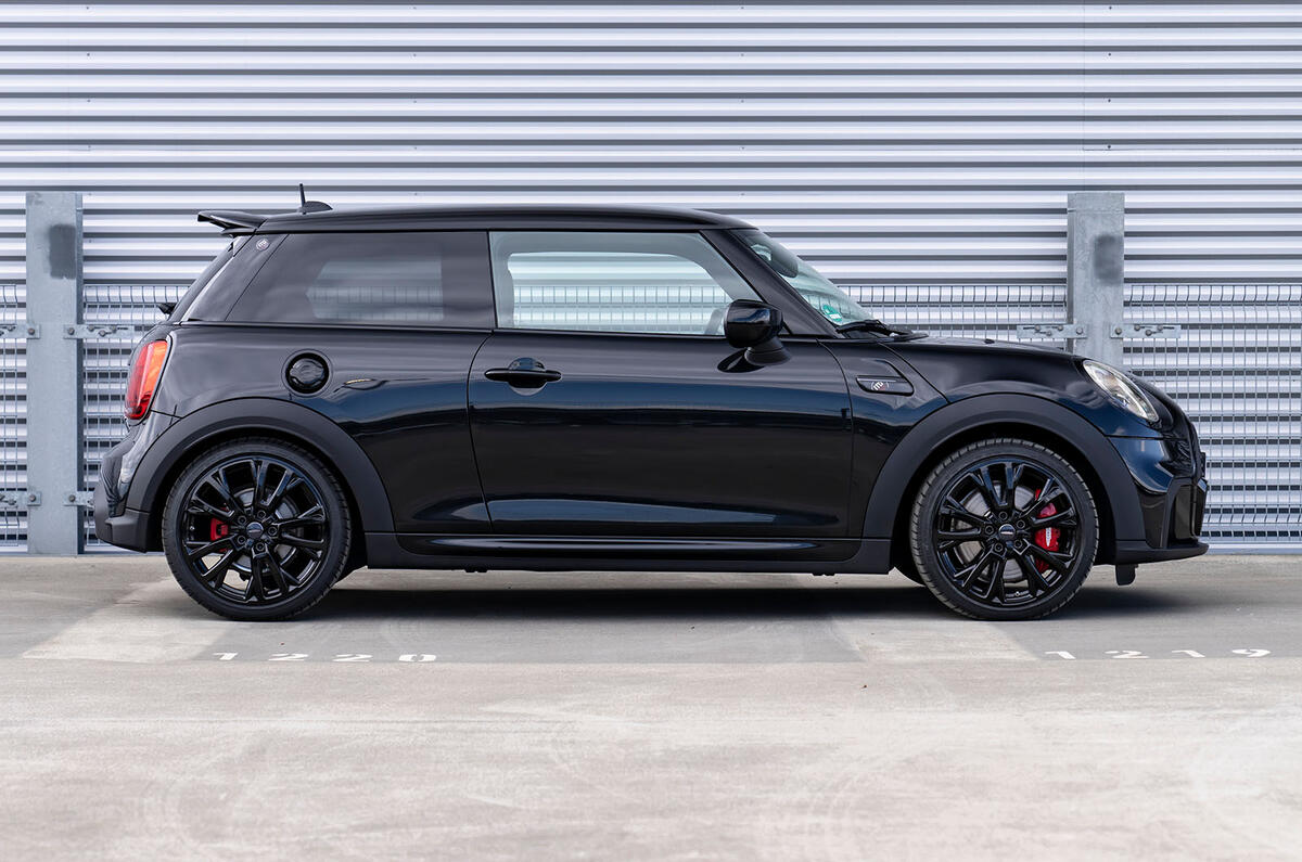 Mini JCW 1to6 side static Mini JCW 1to6 side static