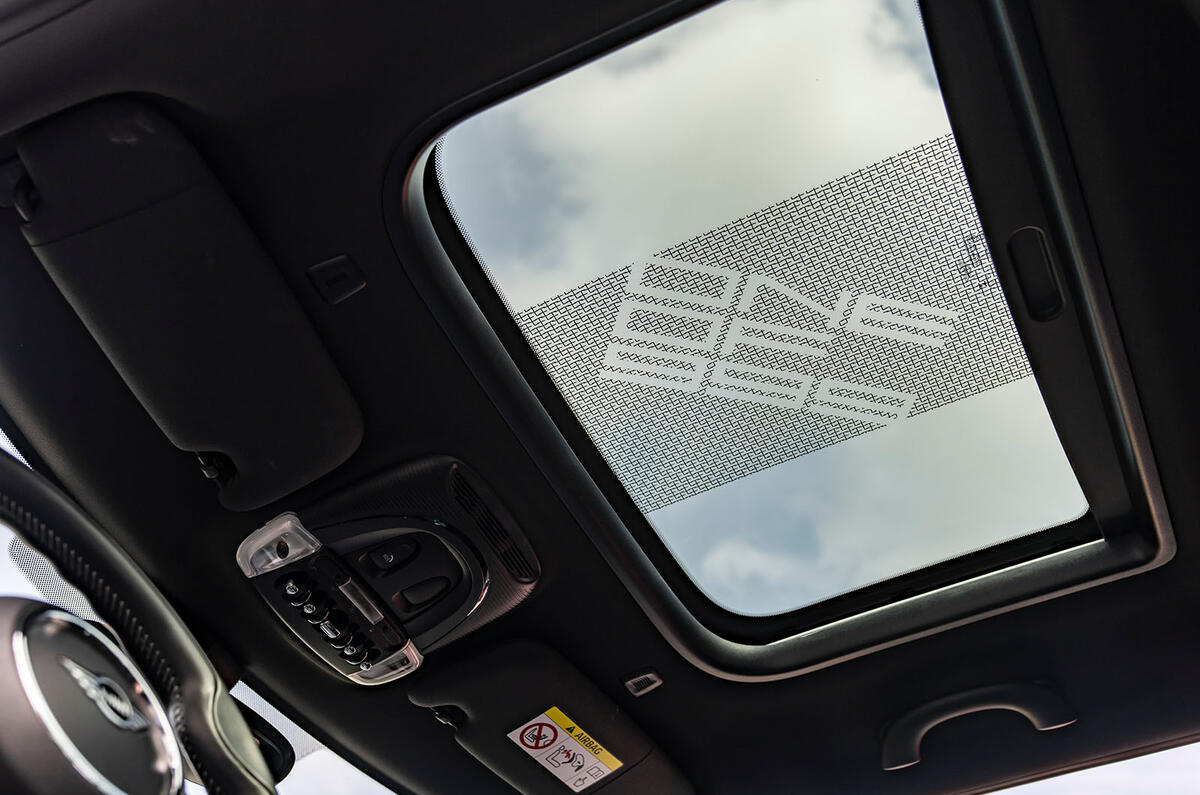 Mini JCW 1to6 sunroof Mini JCW 1to6 sunroof