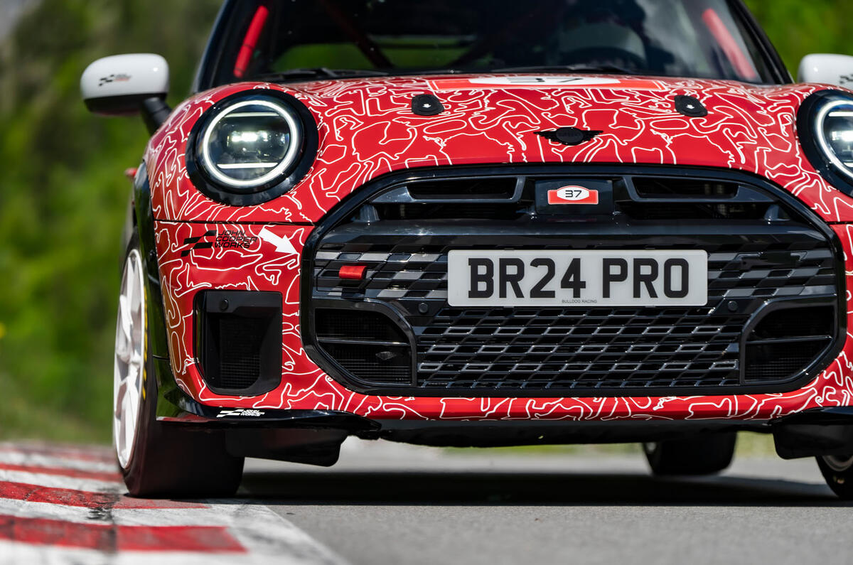 Mini John Cooper Works Bulldog Racing front detail Mini John Cooper Works Bulldog Racing front detail