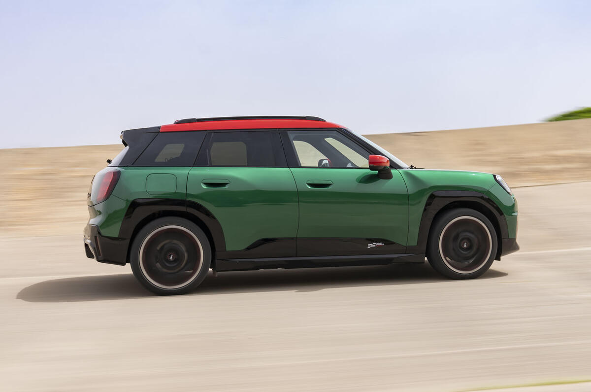 Mini Aceman John Cooper Works   side tracking Mini Aceman John Cooper Works   side tracking