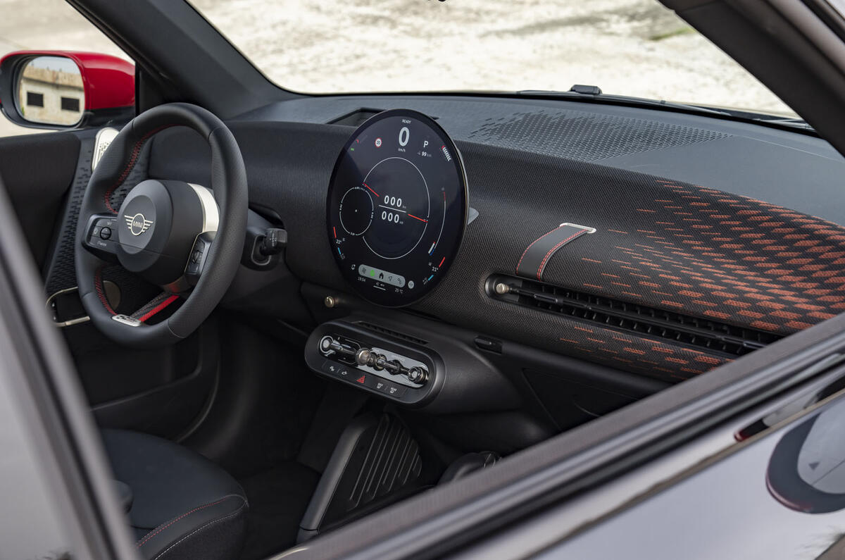 Mini Cooper Electric John Cooper Works   dashboard Mini Cooper Electric John Cooper Works   dashboard