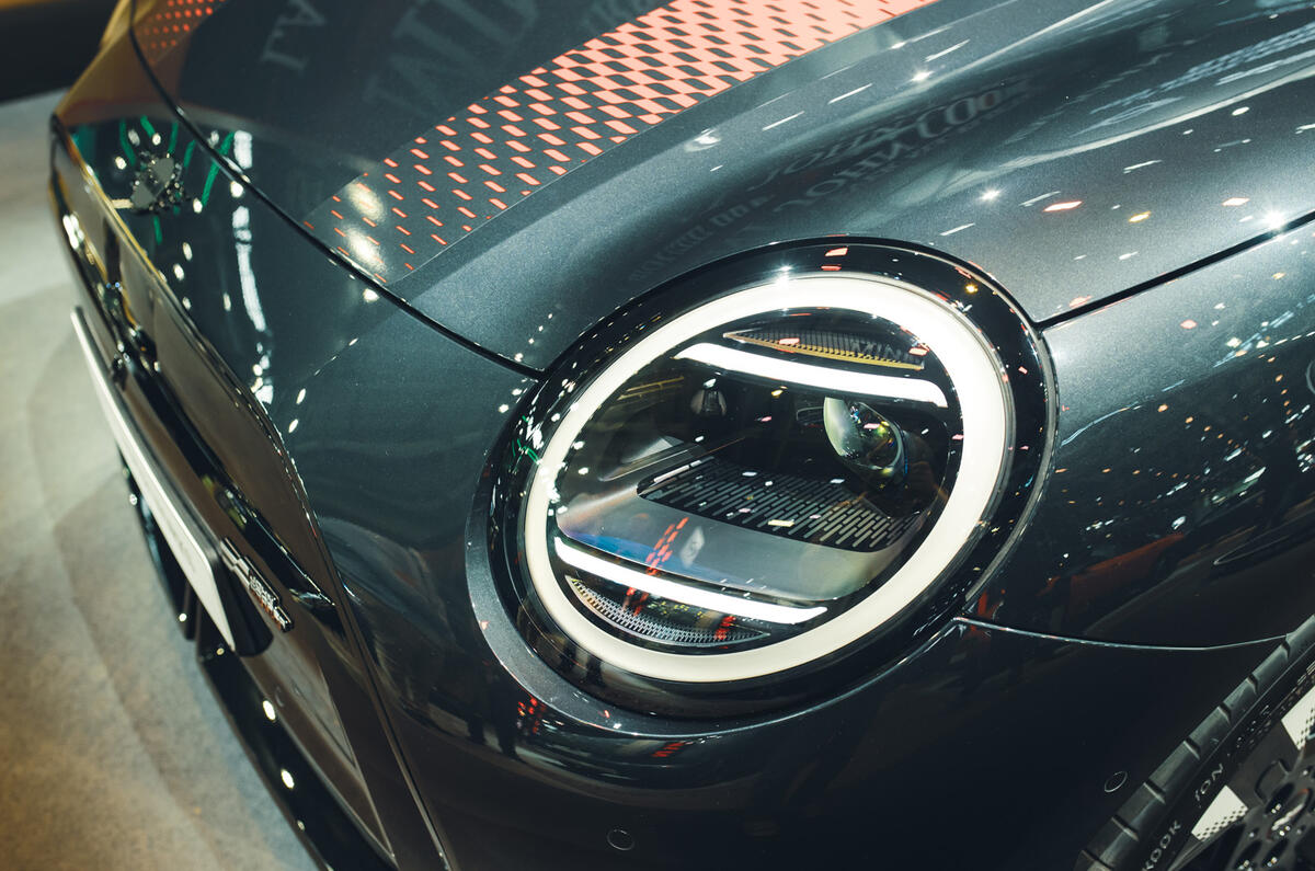 Mini Cooper EV John Cooper Works   headlight Mini Cooper EV John Cooper Works   headlight