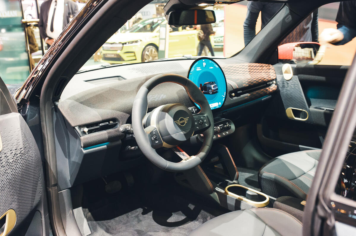 Mini Cooper EV John Cooper Works   interior Mini Cooper EV John Cooper Works   interior