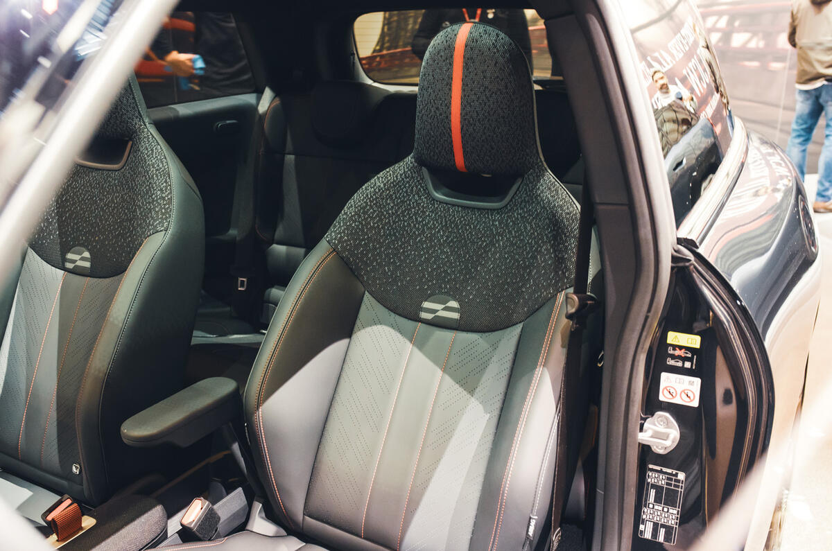 Mini Cooper EV John Cooper Works   seats Mini Cooper EV John Cooper Works   seats