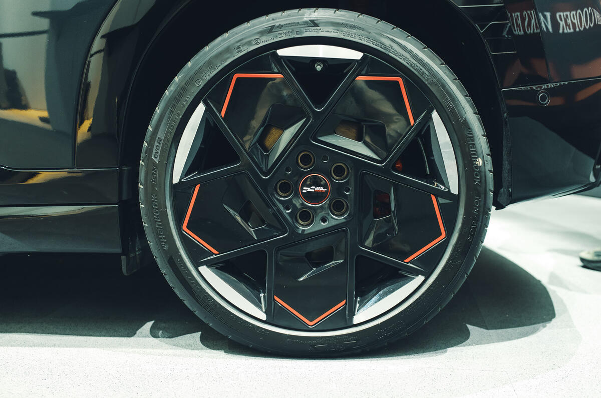 Mini Cooper EV John Cooper Works   wheel details Mini Cooper EV John Cooper Works   wheel details