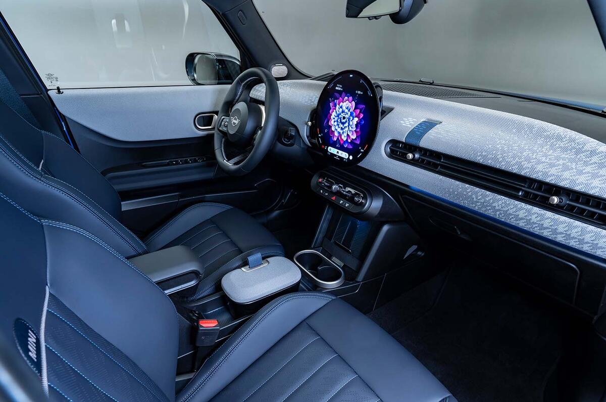 Mini five door interior