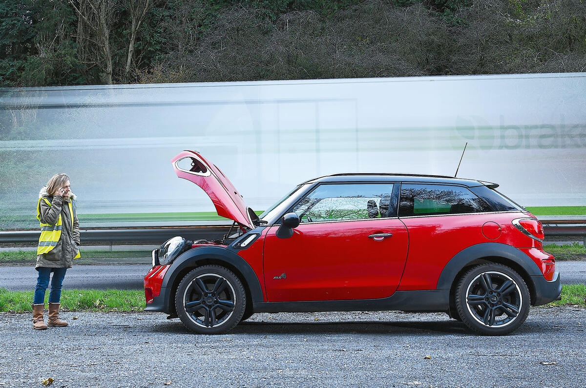 Mini Paceman bonnet up Mini Paceman bonnet up