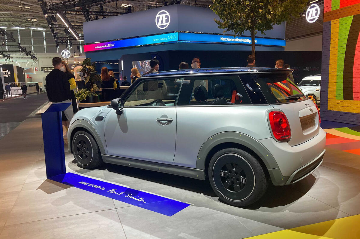 mini strip 2021   617 mini strip 2021   617