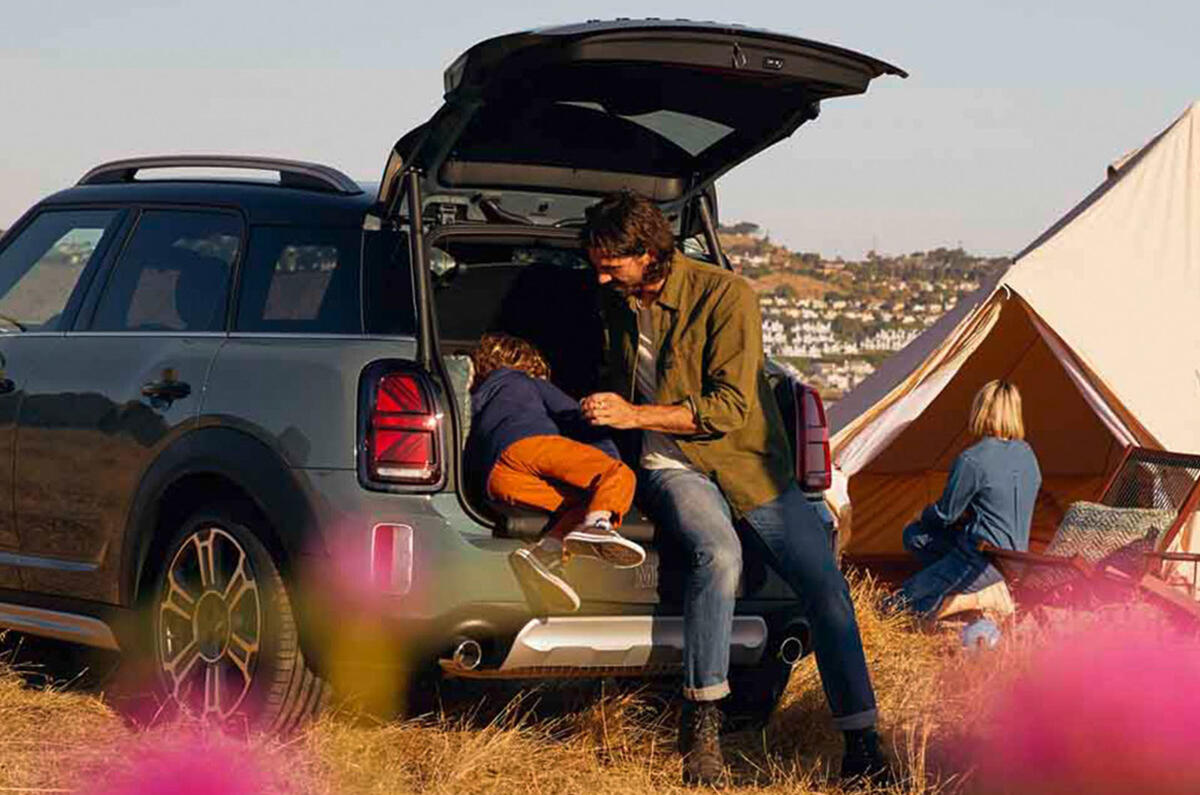 MINI Countryman: Lake adventures MINI Countryman: Lake adventures