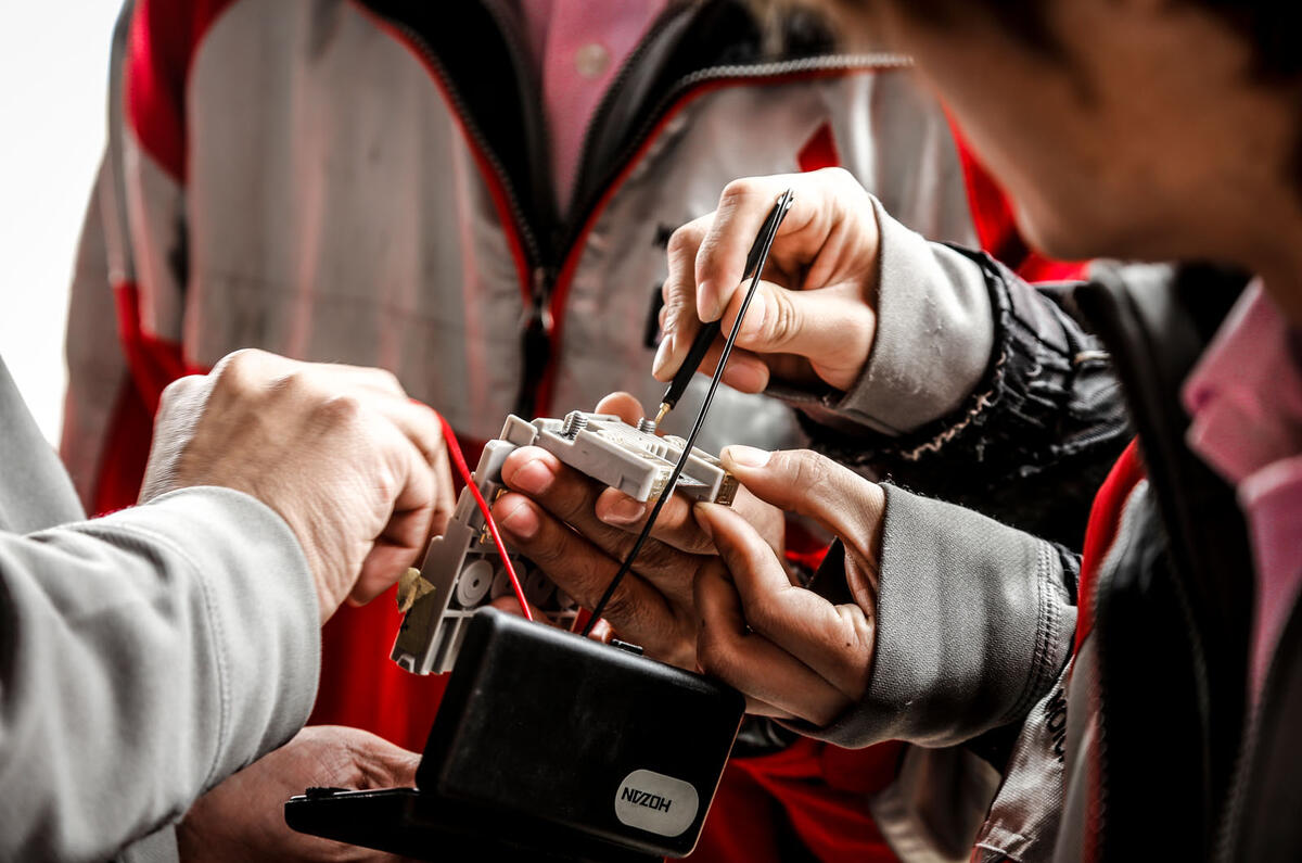 Mitsubishi Outlander PHEV rally detail