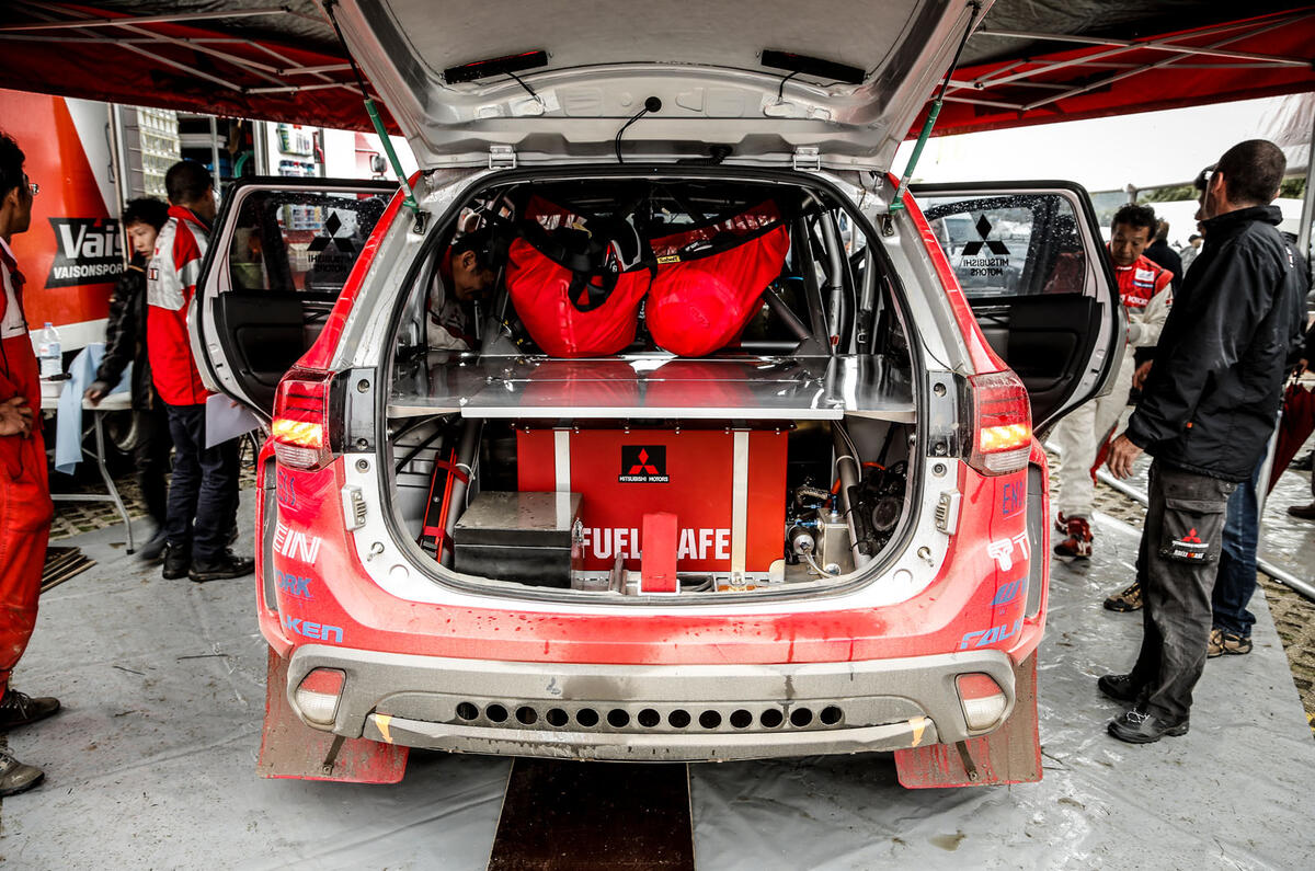 Mitsubishi Outlander PHEV boot